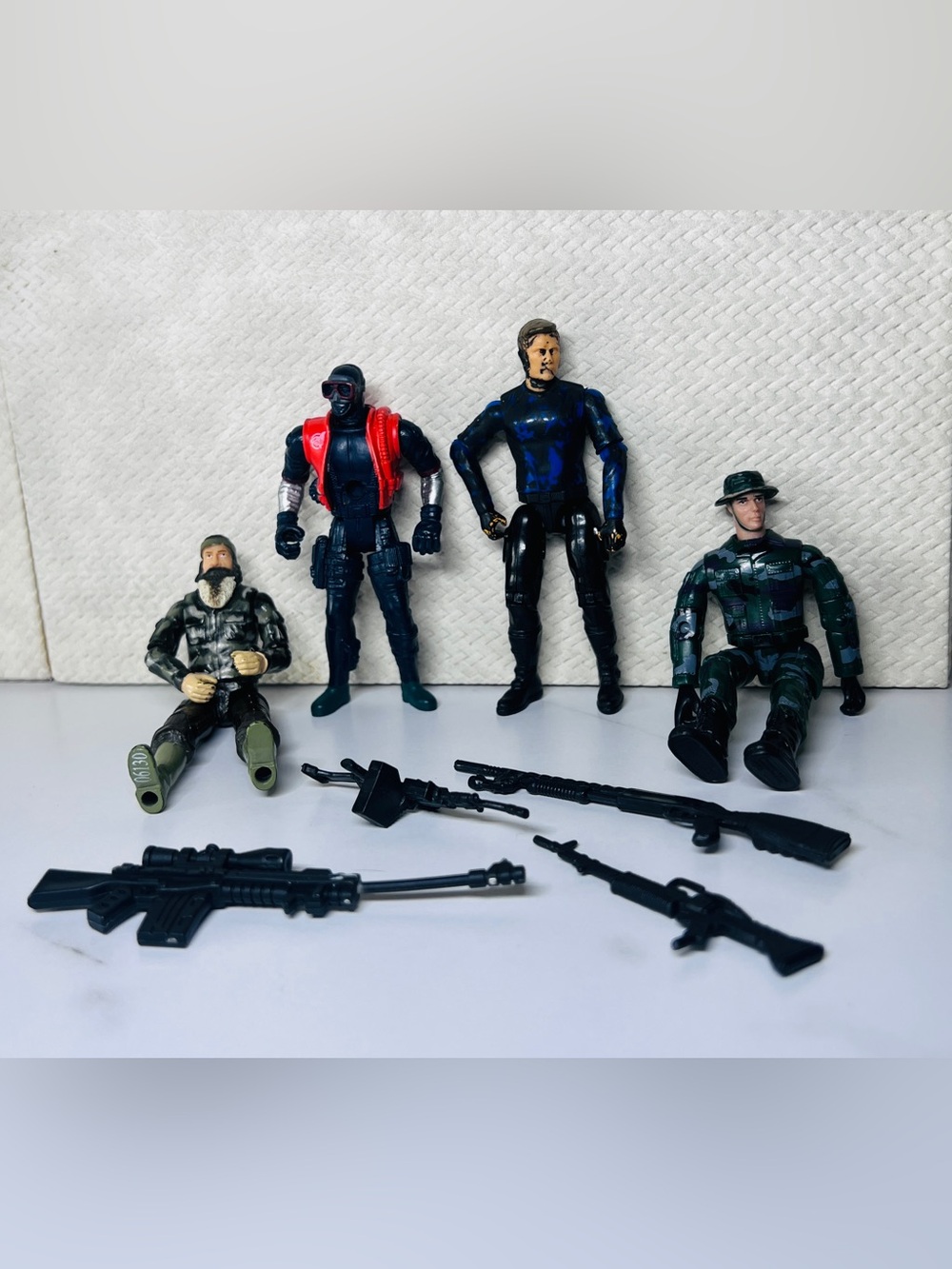 Action Figure Military Toy Pack with Red-Accented Navy Figure